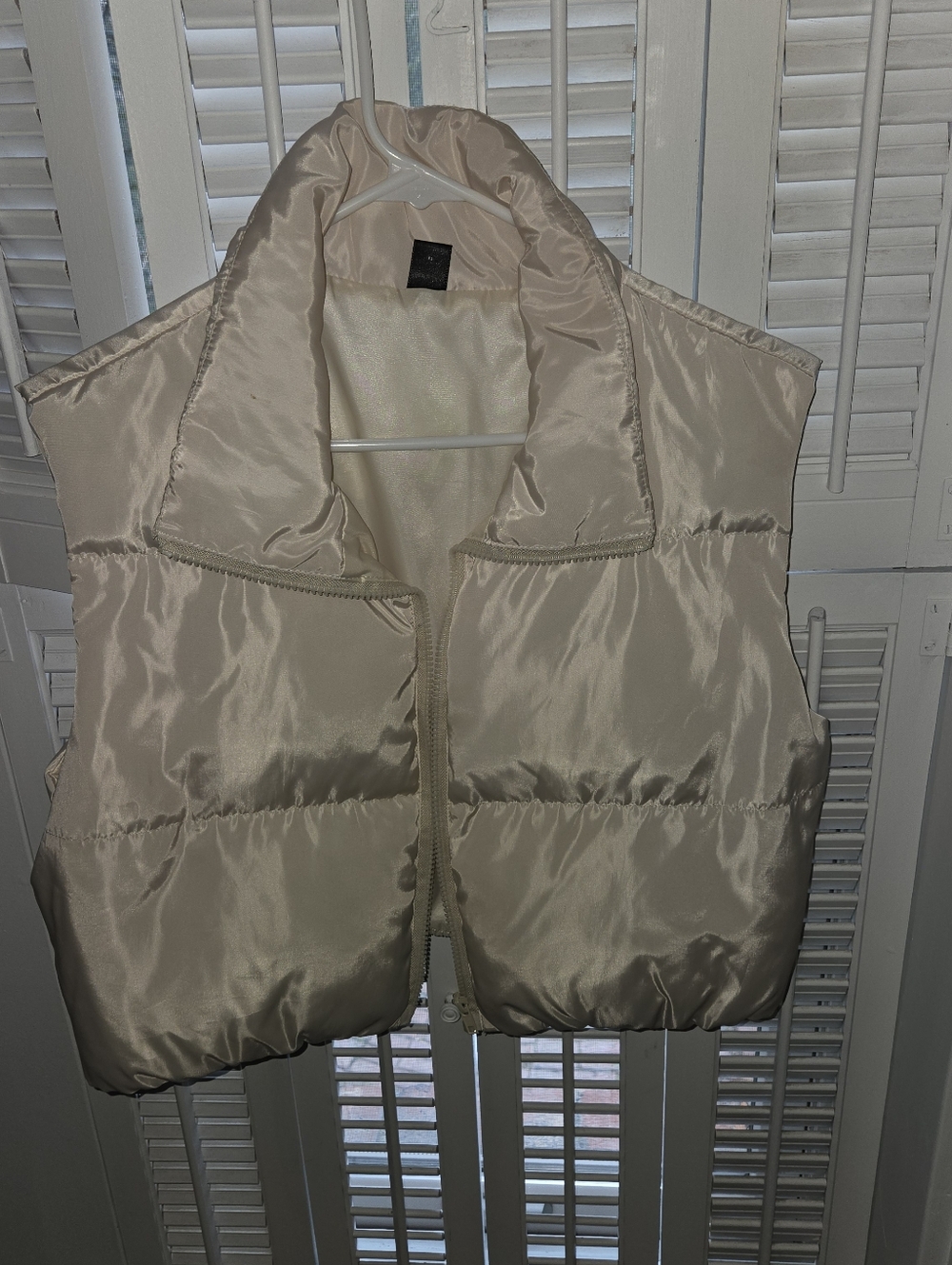Cream Puffer Vest - Sleeveless Zip Front